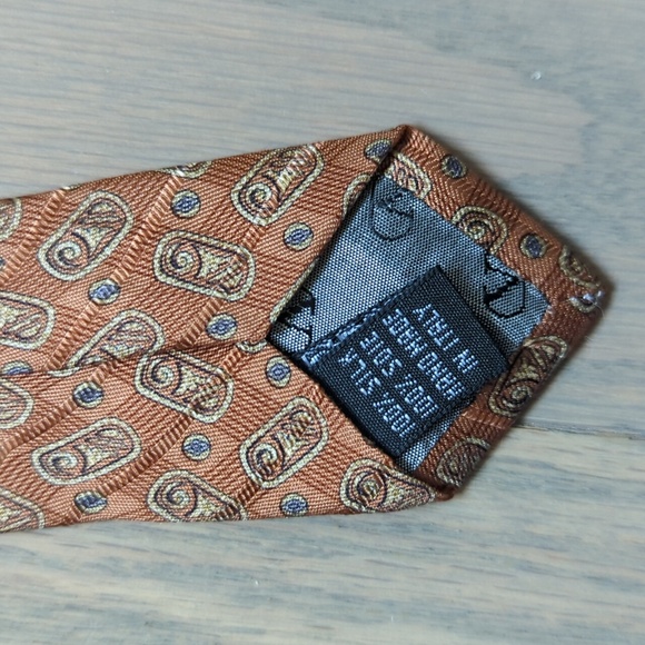 Vintage Valentino silk tie - Picture 3 of 7